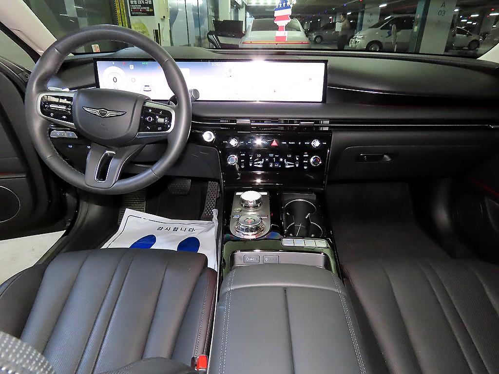 Genesis G80 - Vista 10