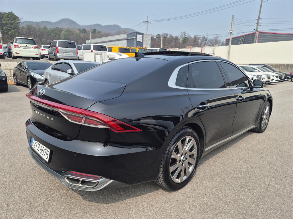 HYUNDAI Grandeur - Vista 4