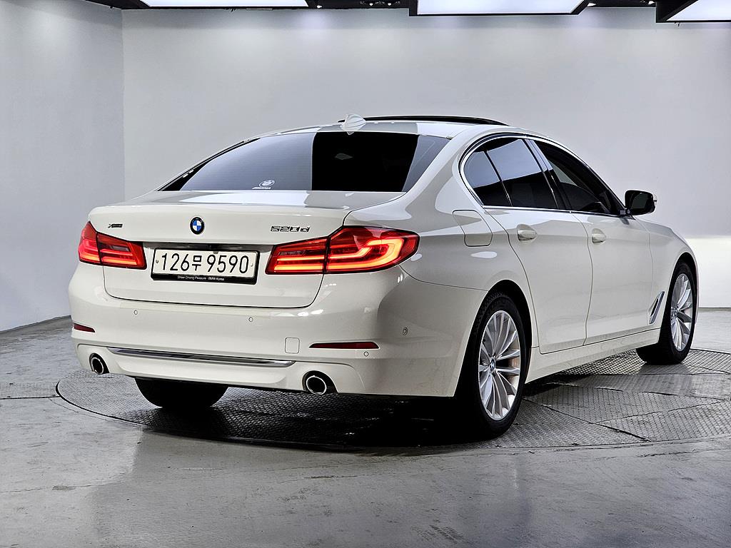 BMW 5 Series - Vista 4
