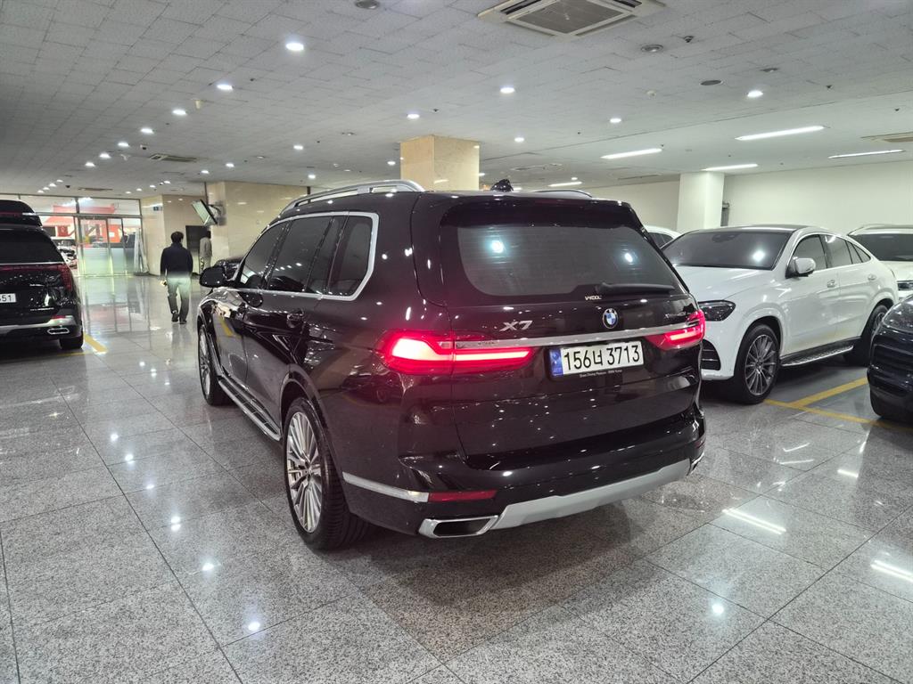BMW X7 - Vista 3