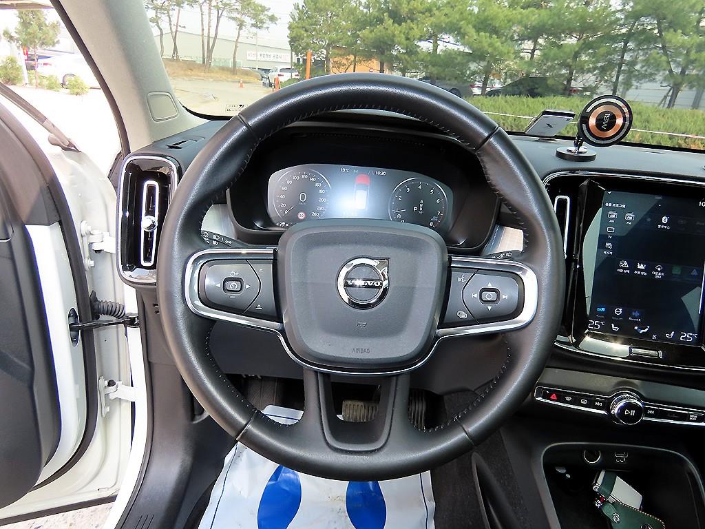 Volvo XC40 - Vista 8