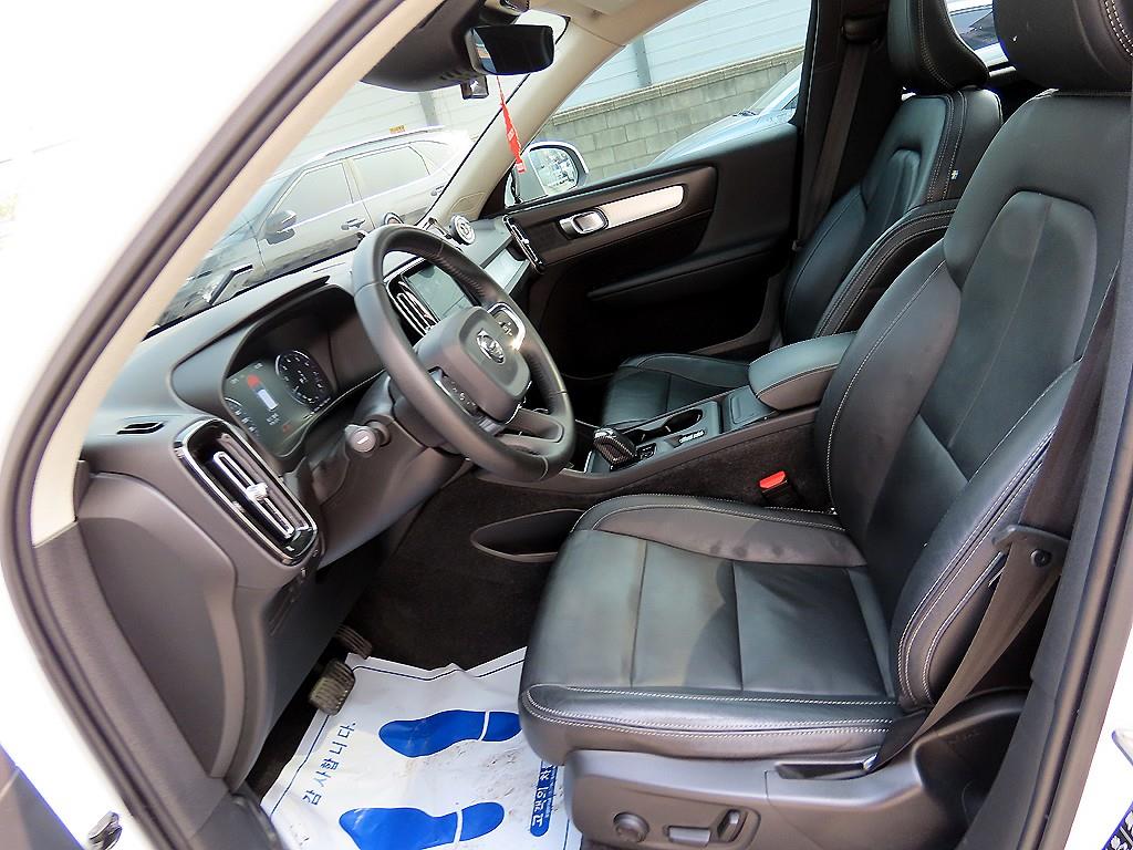 Volvo XC40 - Vista 5