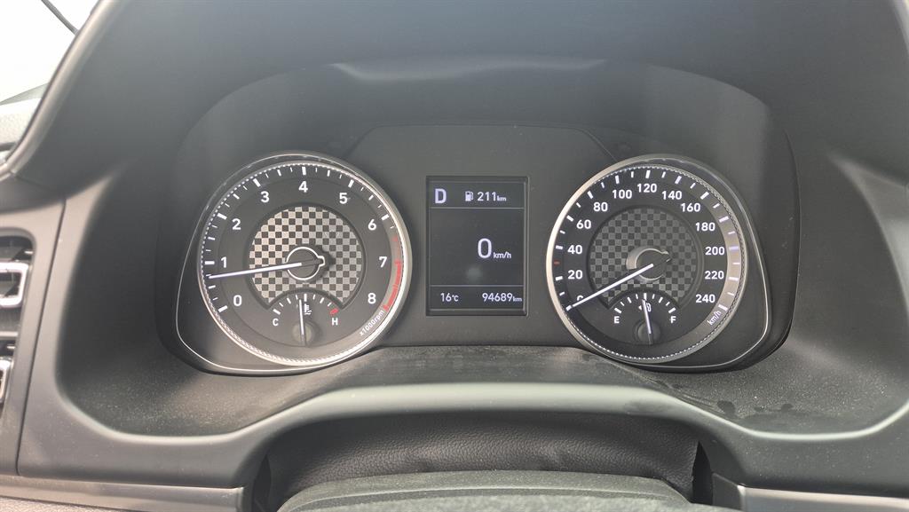 HYUNDAI Avante - Vista 4