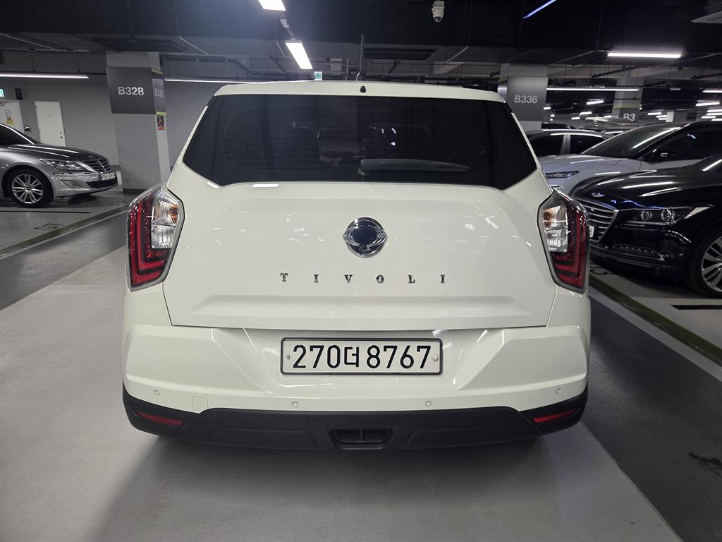 Ssangyong Tivoli - Vista 4