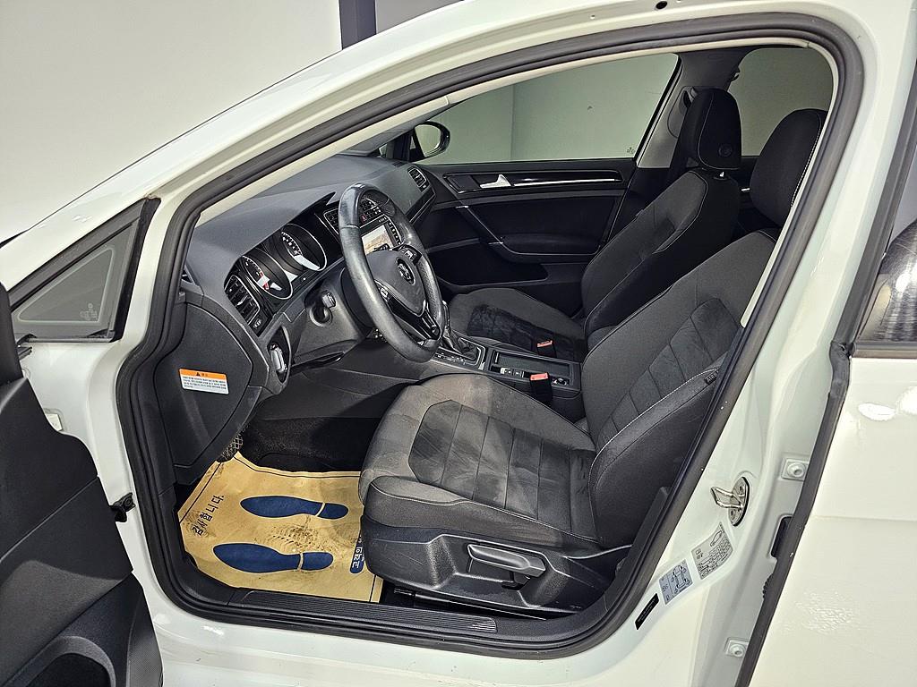 Volkswagen Golf - Vista 8