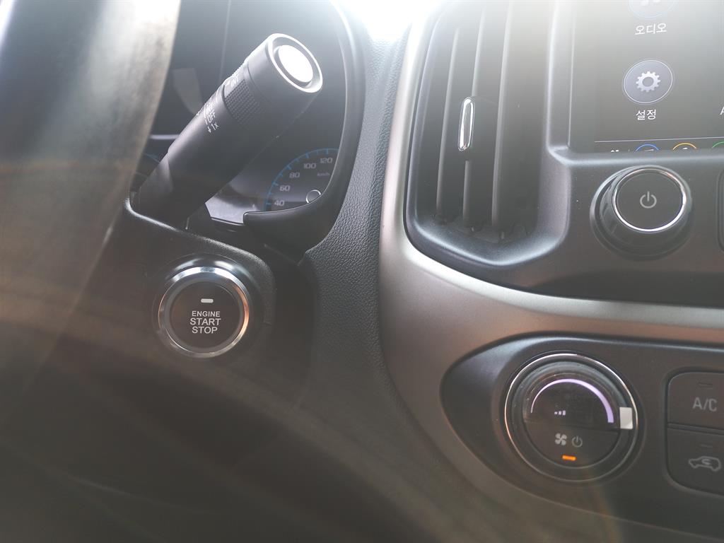 Chevrolet ?Colorado 2022 Negro - Importación desde Corea - HF Imports Iquique - Foto 13