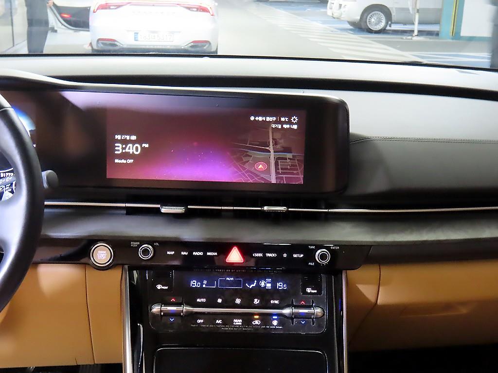 KIA Carnival - Vista 11