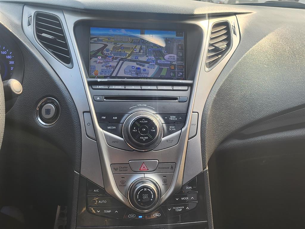 HYUNDAI Grandeur - Vista 9