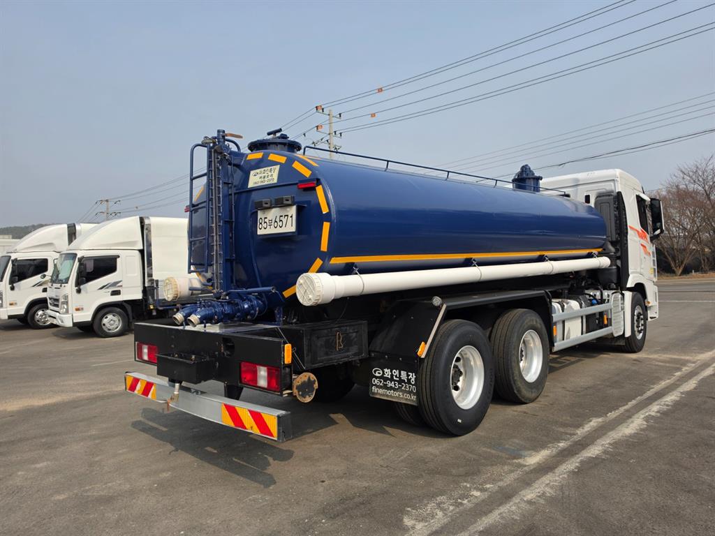 medium and large cargo Rory - Vista 8