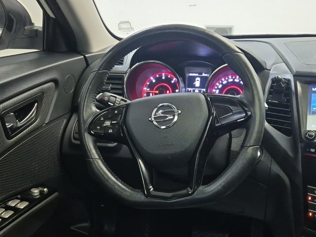 Ssangyong Tivoli - Vista 9