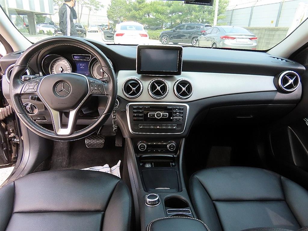 Mercedes Benz GLA Class - Vista 7