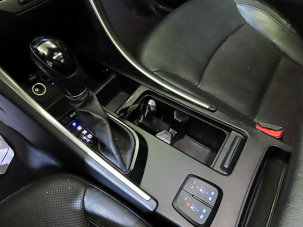 HYUNDAI Sonata - Vista 12