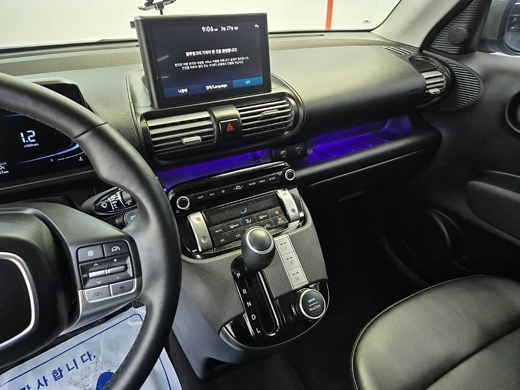 HYUNDAI Casper - Vista 10