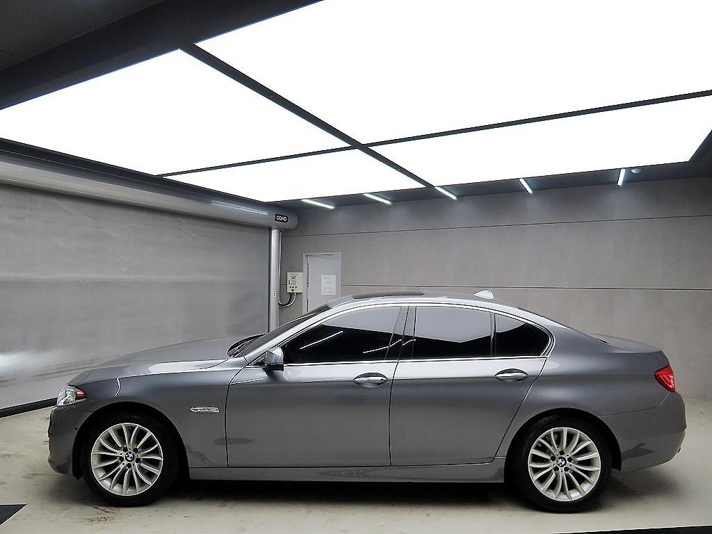 BMW 5 Series - Vista 4