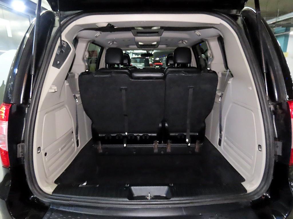 Chrysler Voyager 2016 Negro - Importación desde Corea - HF Imports Iquique - Foto 16