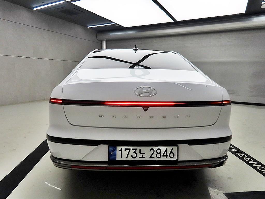 HYUNDAI Grandeur - Vista 3