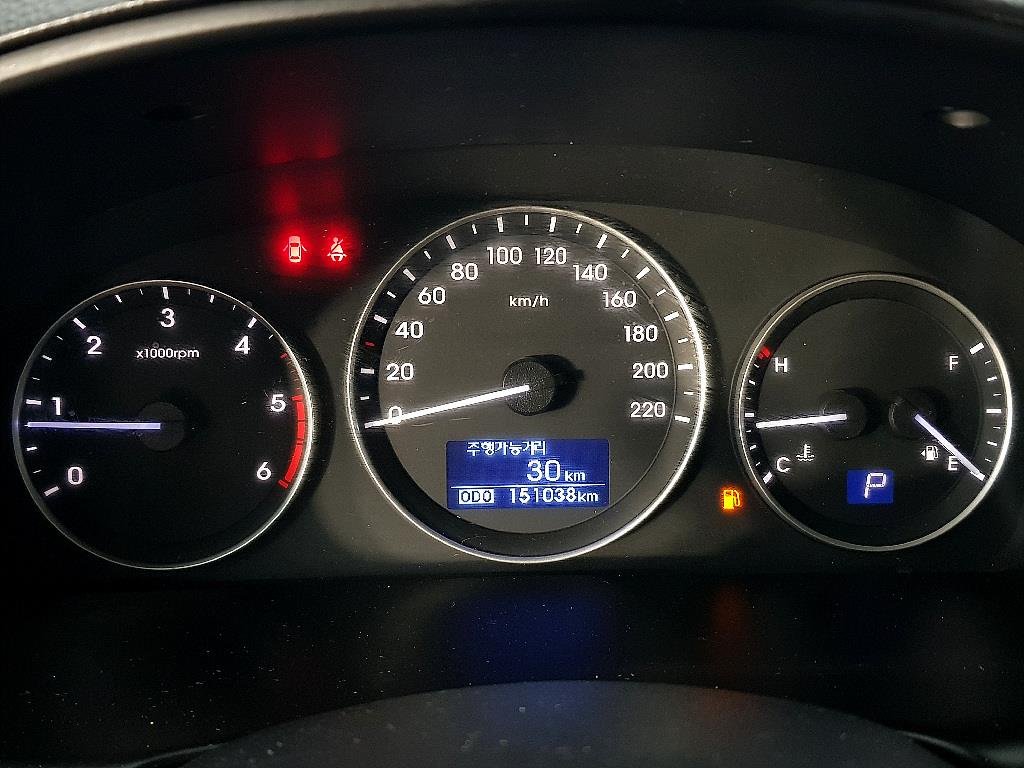 HYUNDAI Starex - Vista 7