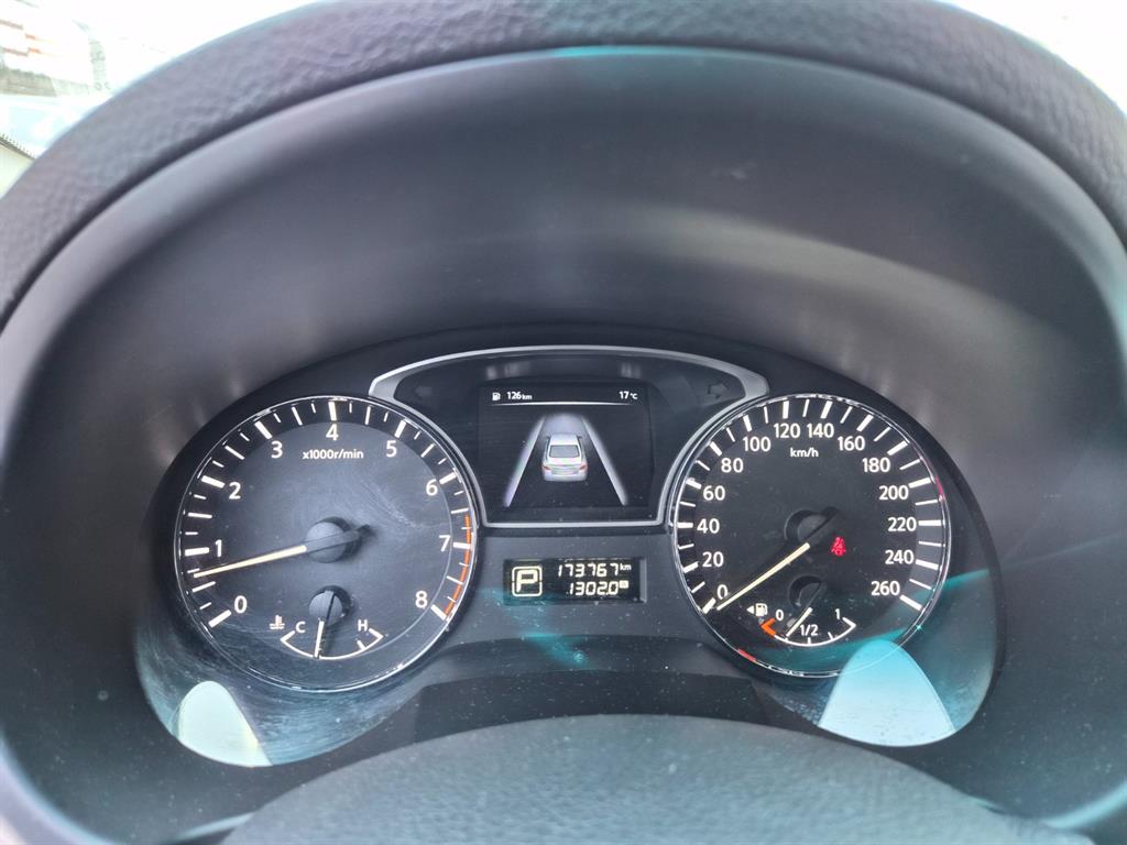 Nissan Altima - Vista 5