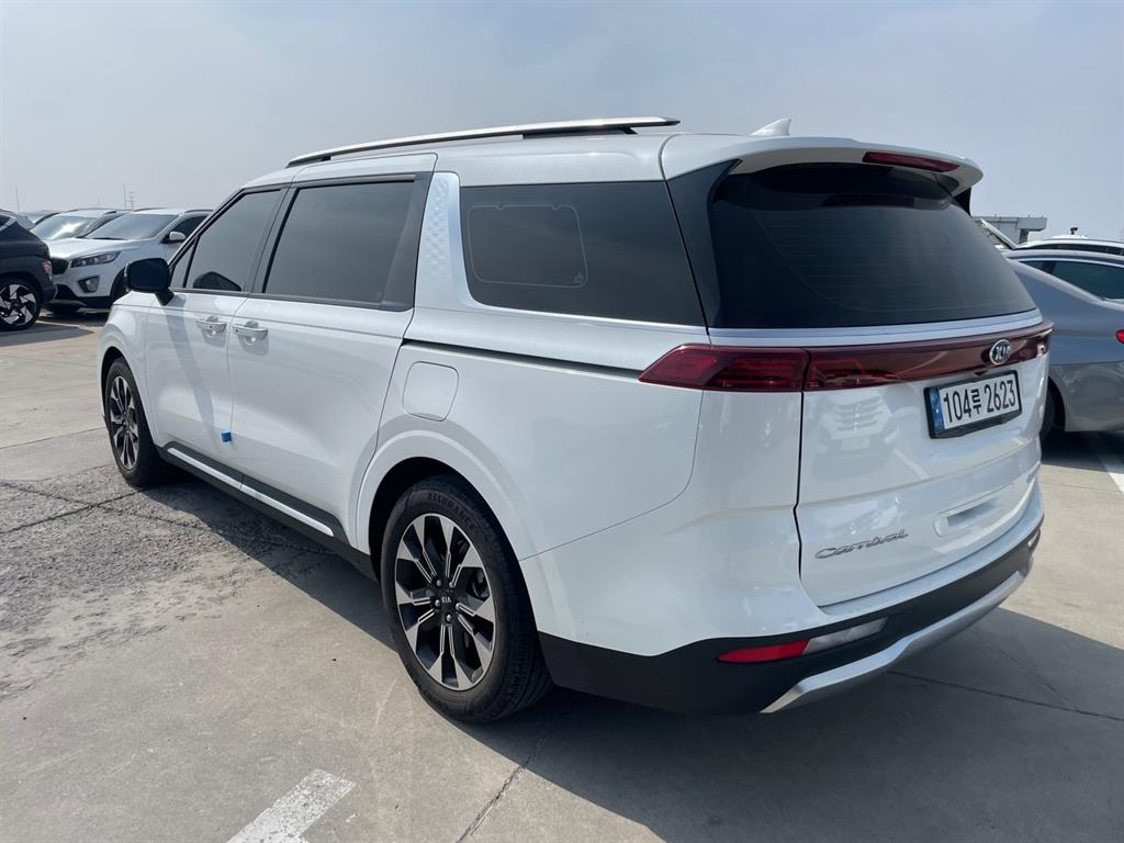 KIA Carnival - Vista 3