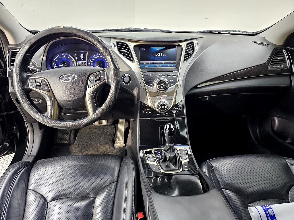 HYUNDAI Grandeur - Vista 5