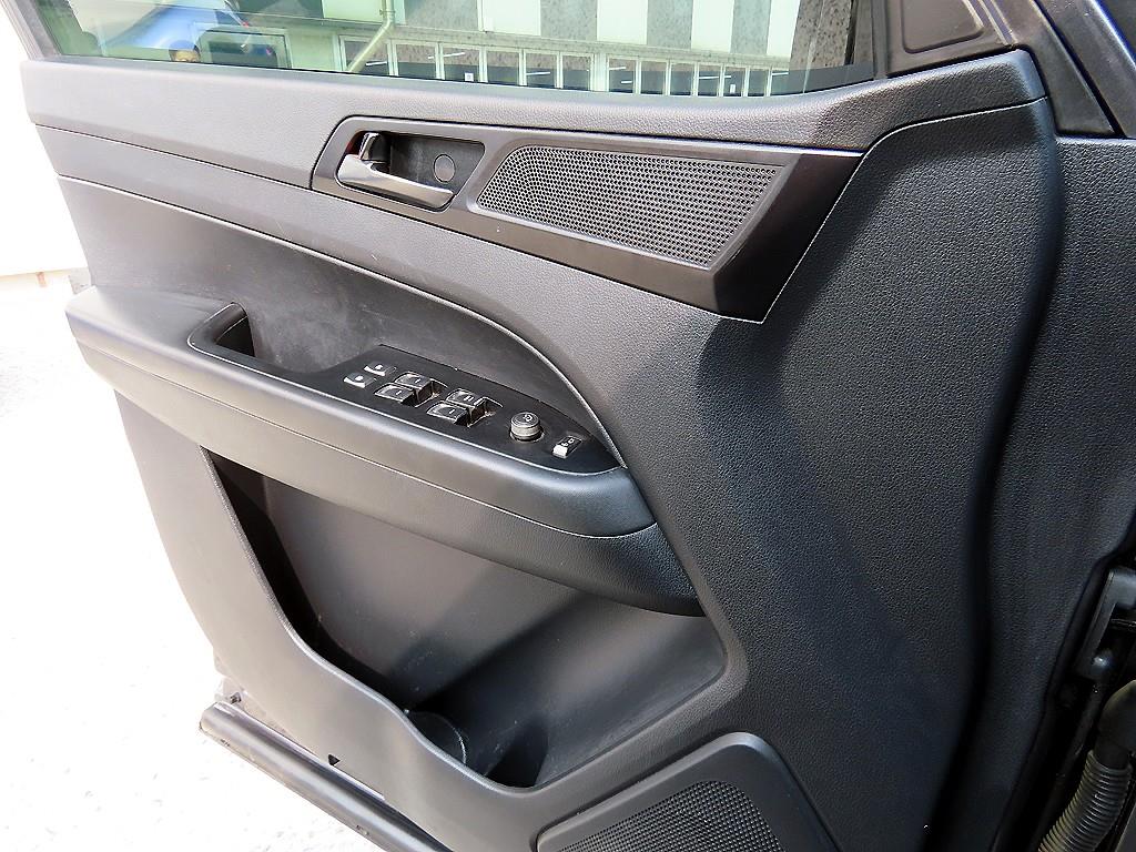 Ssangyong Rexton - Vista 12