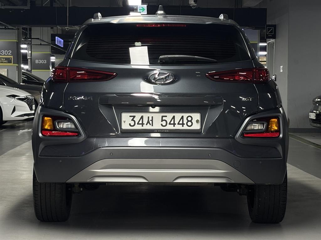 HYUNDAI Kona - Vista 5
