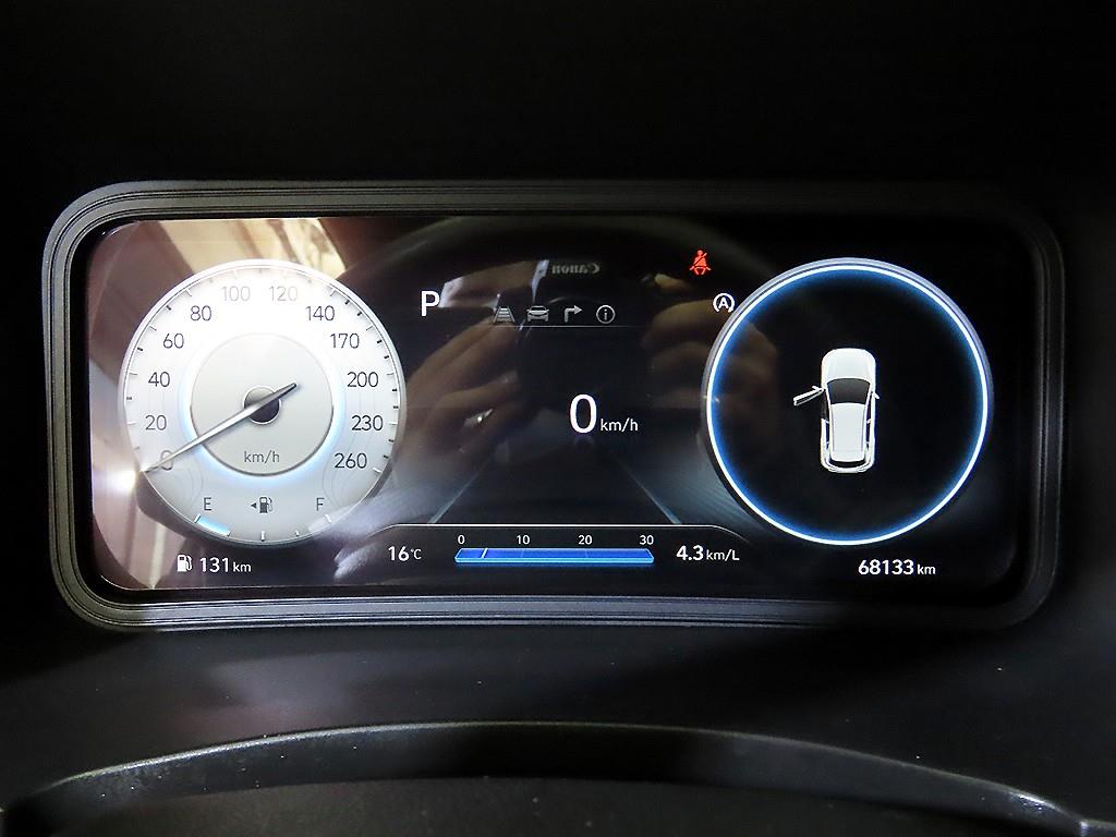 HYUNDAI Kona - Vista 9