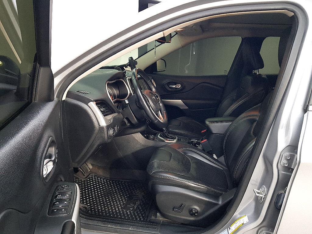 Jeep Cherokee - Vista 8