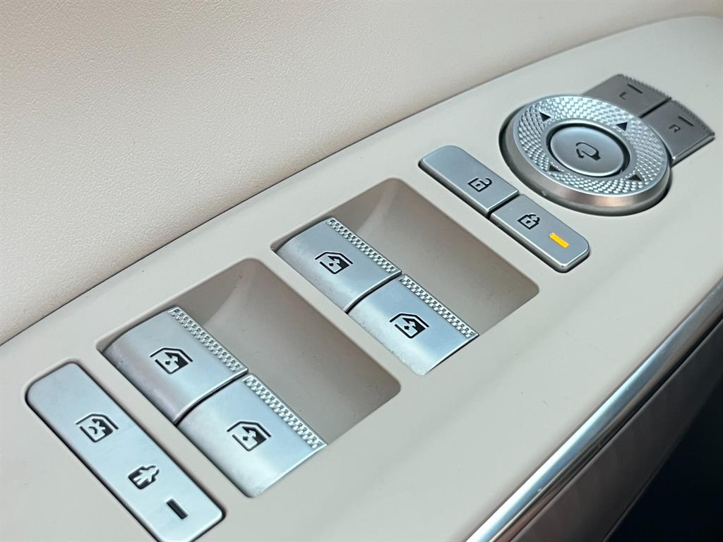 Genesis GV70 - Vista 10