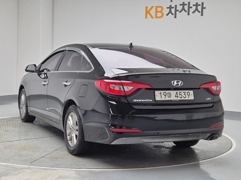 HYUNDAI Sonata - Vista 4