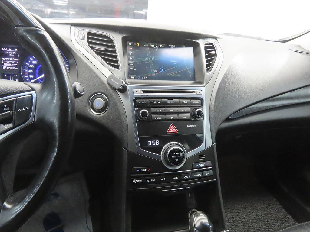 HYUNDAI Grandeur - Vista 10