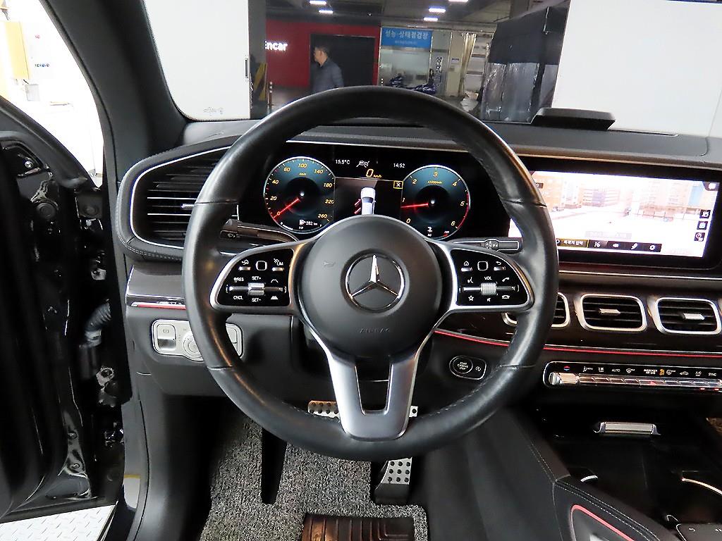 Mercedes Benz GLE Class - Vista 9