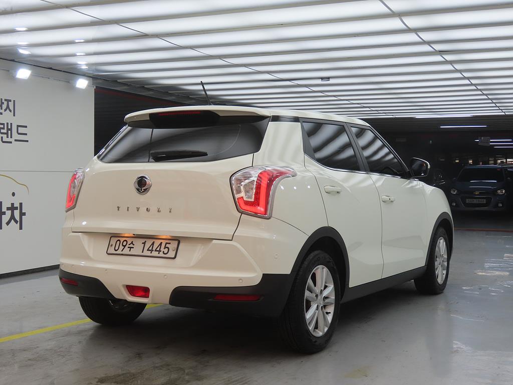 Ssangyong Tivoli - Vista 4