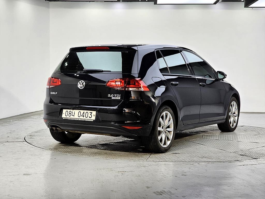 Volkswagen Golf - Vista 4