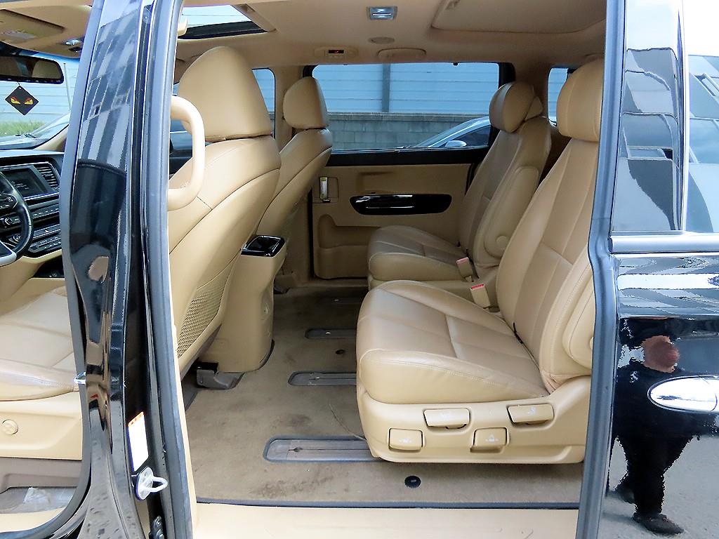 KIA Carnival - Vista 6