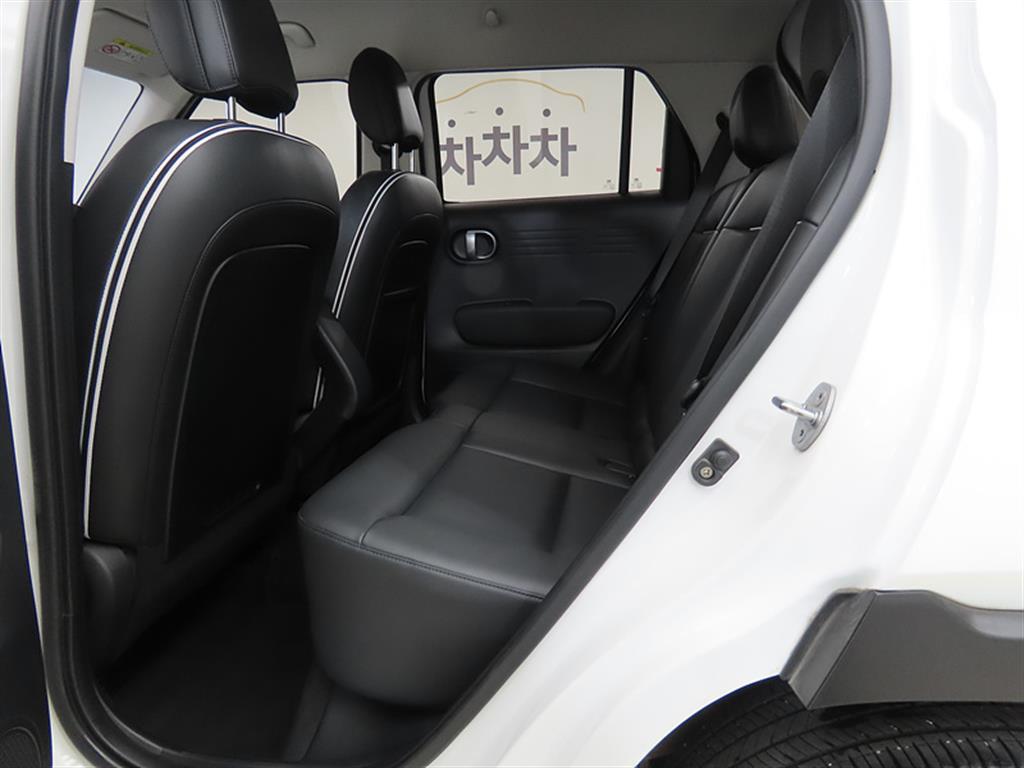 HYUNDAI Casper - Vista 6