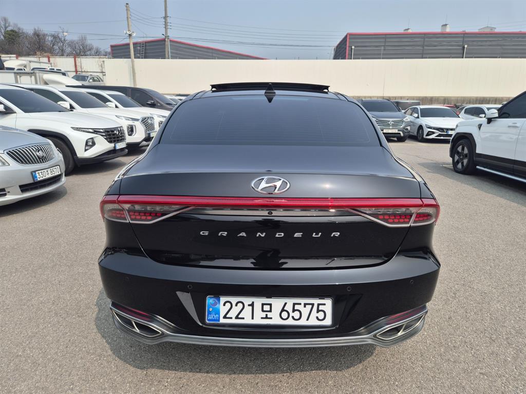 HYUNDAI Grandeur - Vista 5