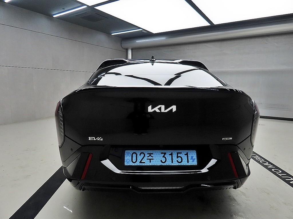 KIA EV4 - Vista 3
