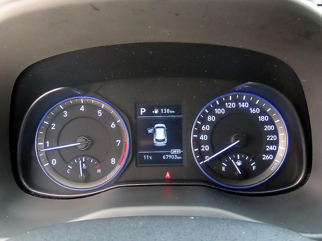 HYUNDAI Kona - Vista 9