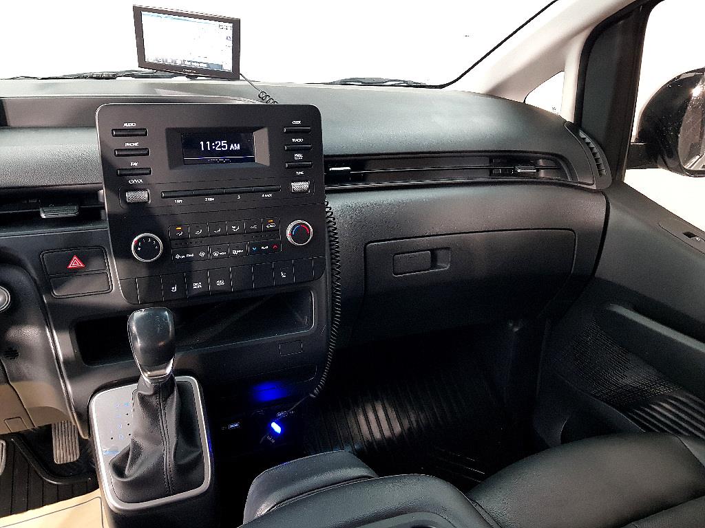 HYUNDAI Staria - Vista 10