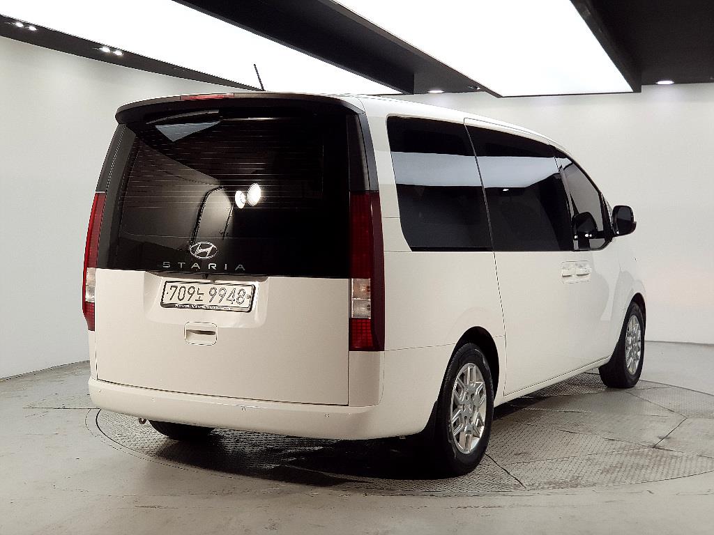 HYUNDAI Staria - Vista 4