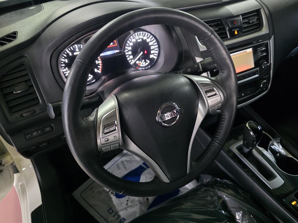 Nissan Altima - Vista 10