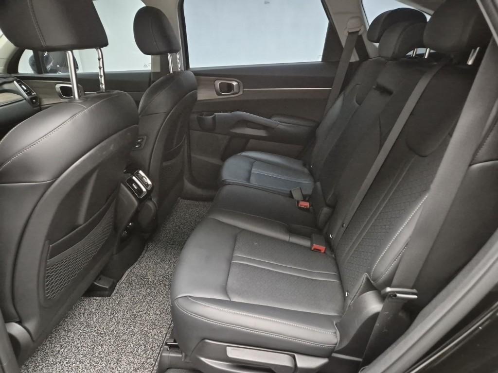 KIA Sorento - Vista 11
