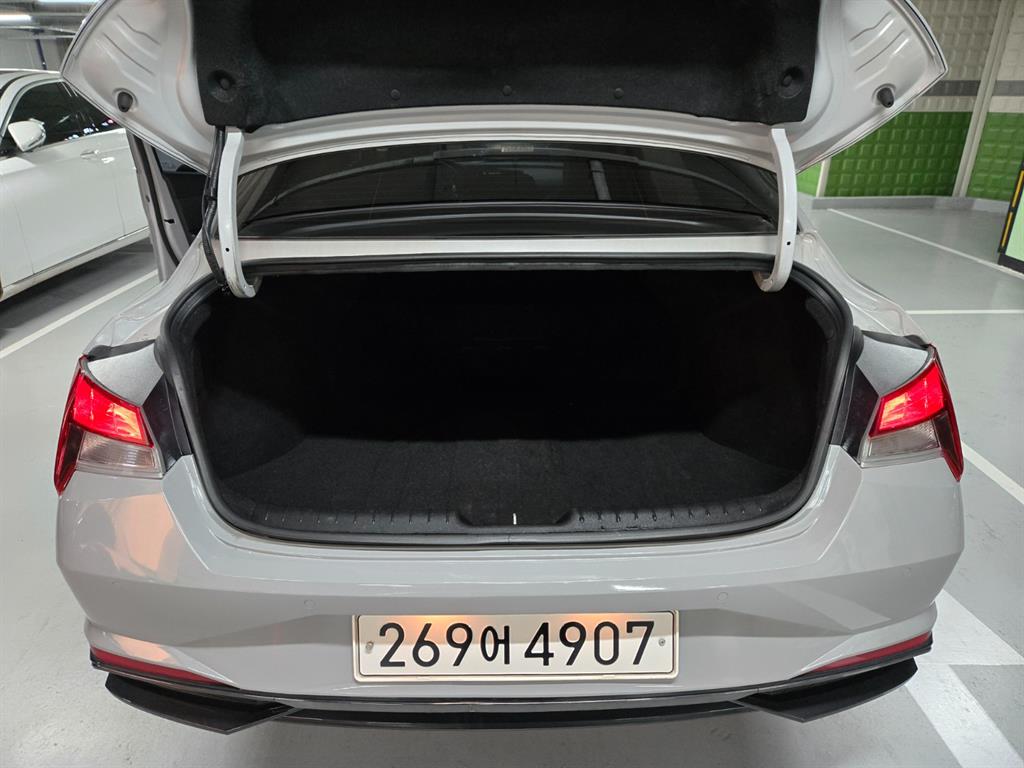 HYUNDAI Avante - Vista 5