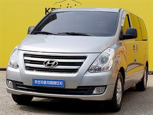HYUNDAI Starex - Vista 4
