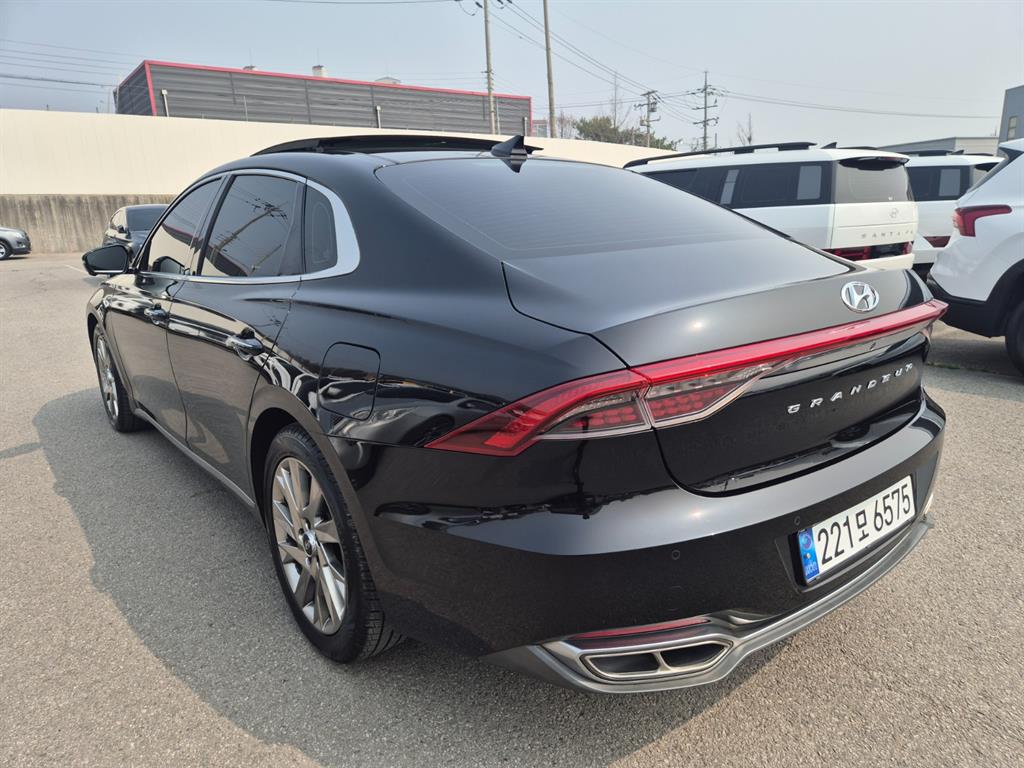 HYUNDAI Grandeur - Vista 6