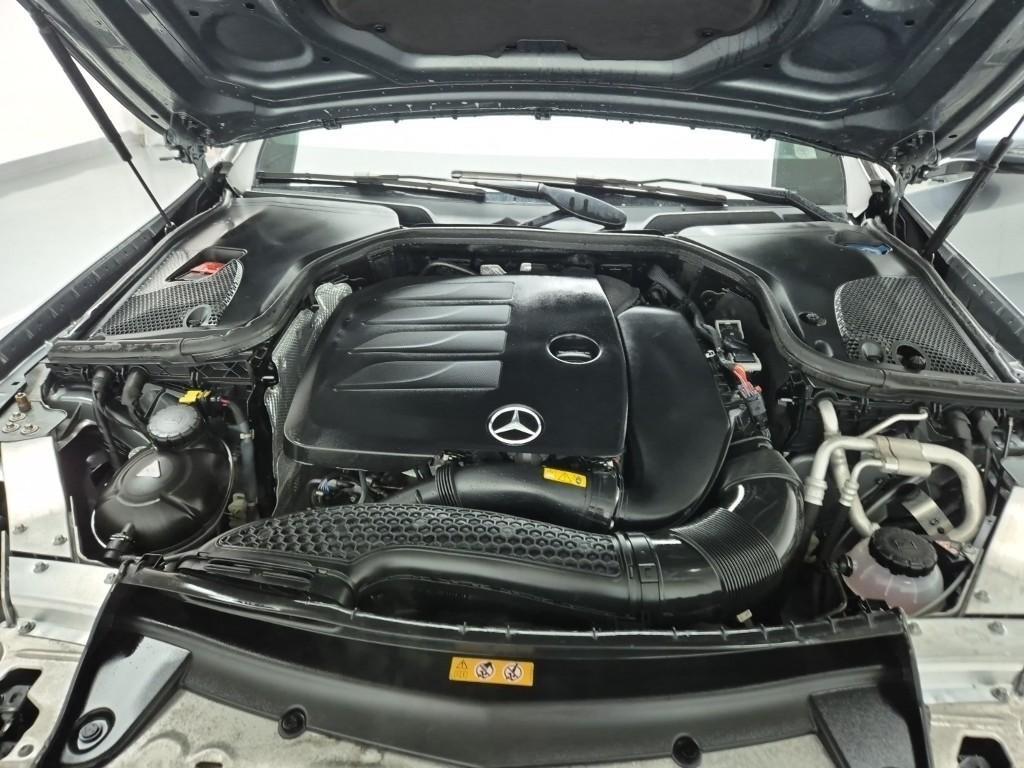 Mercedes Benz E class - Vista 5