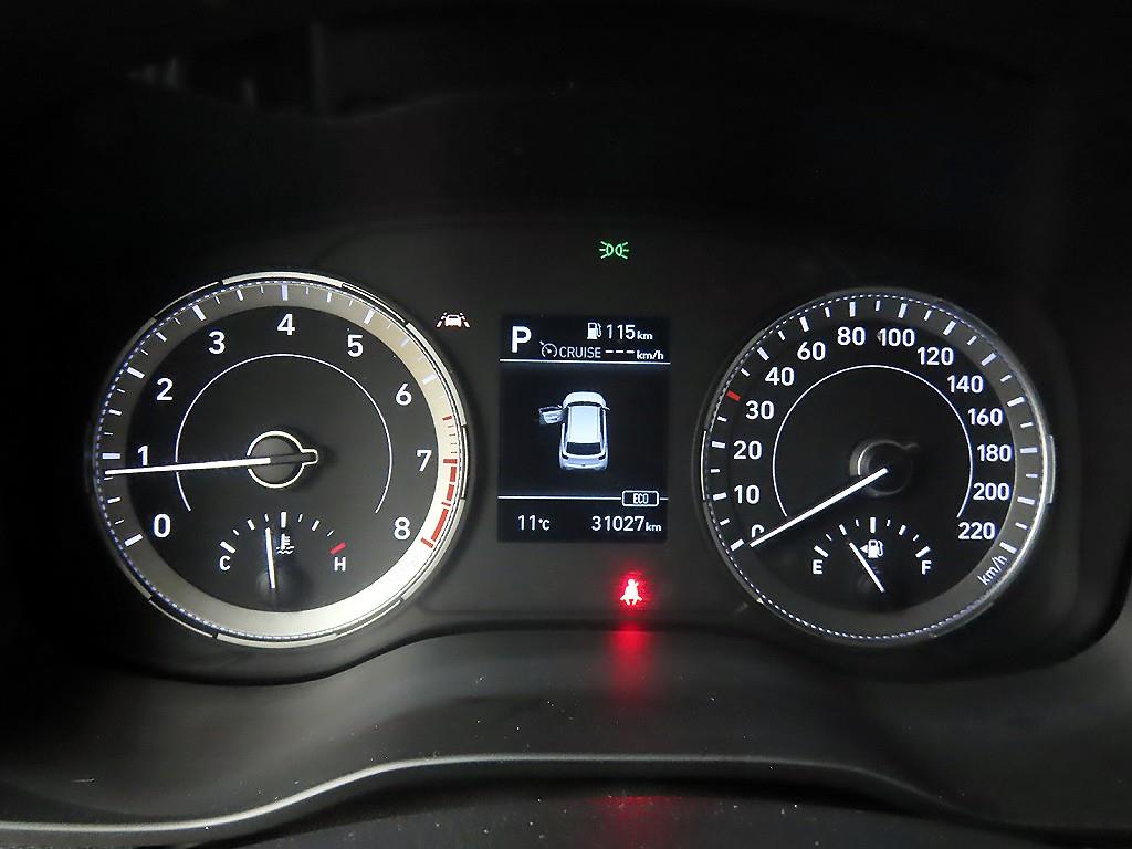 HYUNDAI Venue - Vista 8