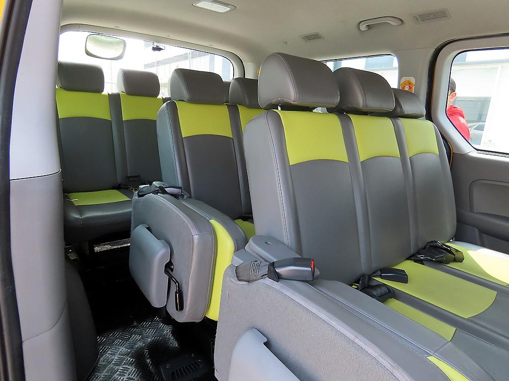 HYUNDAI Starex - Vista 7