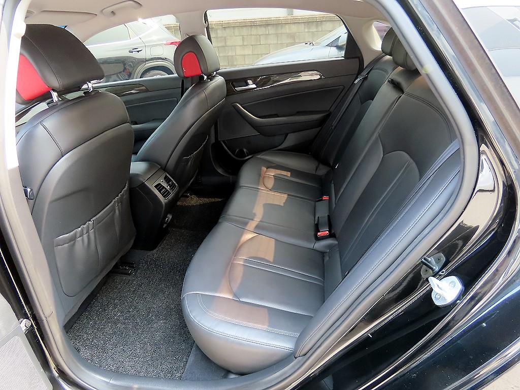 HYUNDAI Sonata - Vista 6